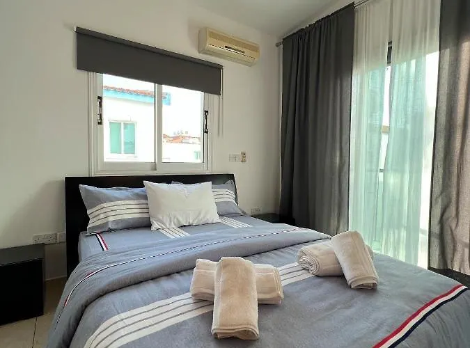 Three Bedroom Casa De * Paphos