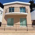 Villa Three Bedroom Casa De Paphos