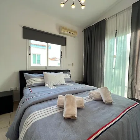 Three Bedroom Casa De * Pafos