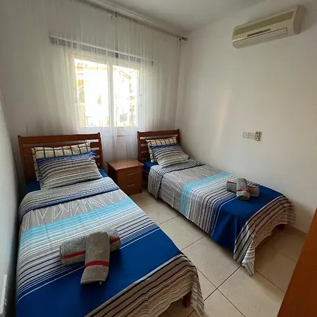 Three Bedroom Casa De Villa