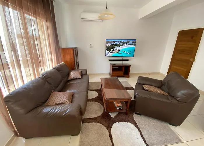 Three Bedroom Casa De Villa