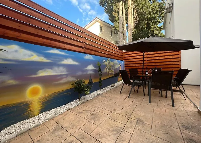 Three Bedroom Casa De *