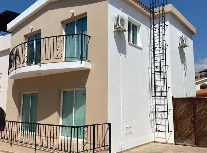 Willa Three Bedroom Casa De *