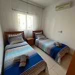 Three Bedroom Casa De Villa